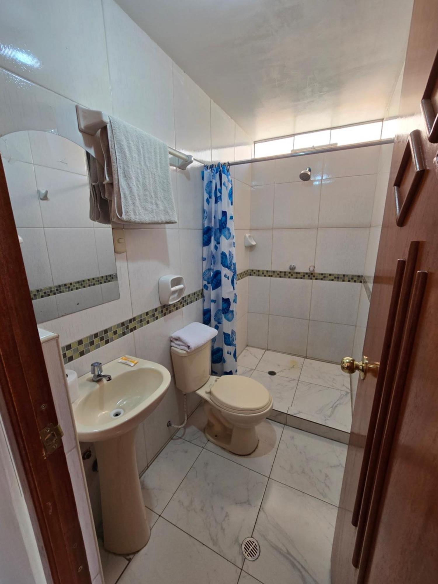 Hostal Acuarius Puno Buitenkant foto
