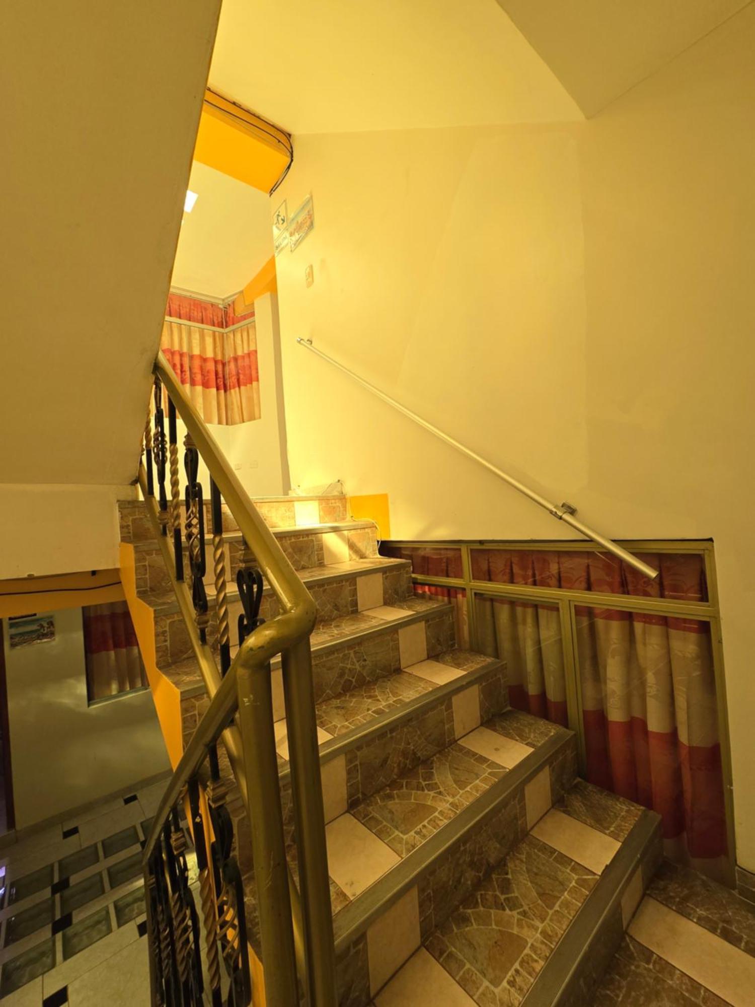Hostal Acuarius Puno Buitenkant foto