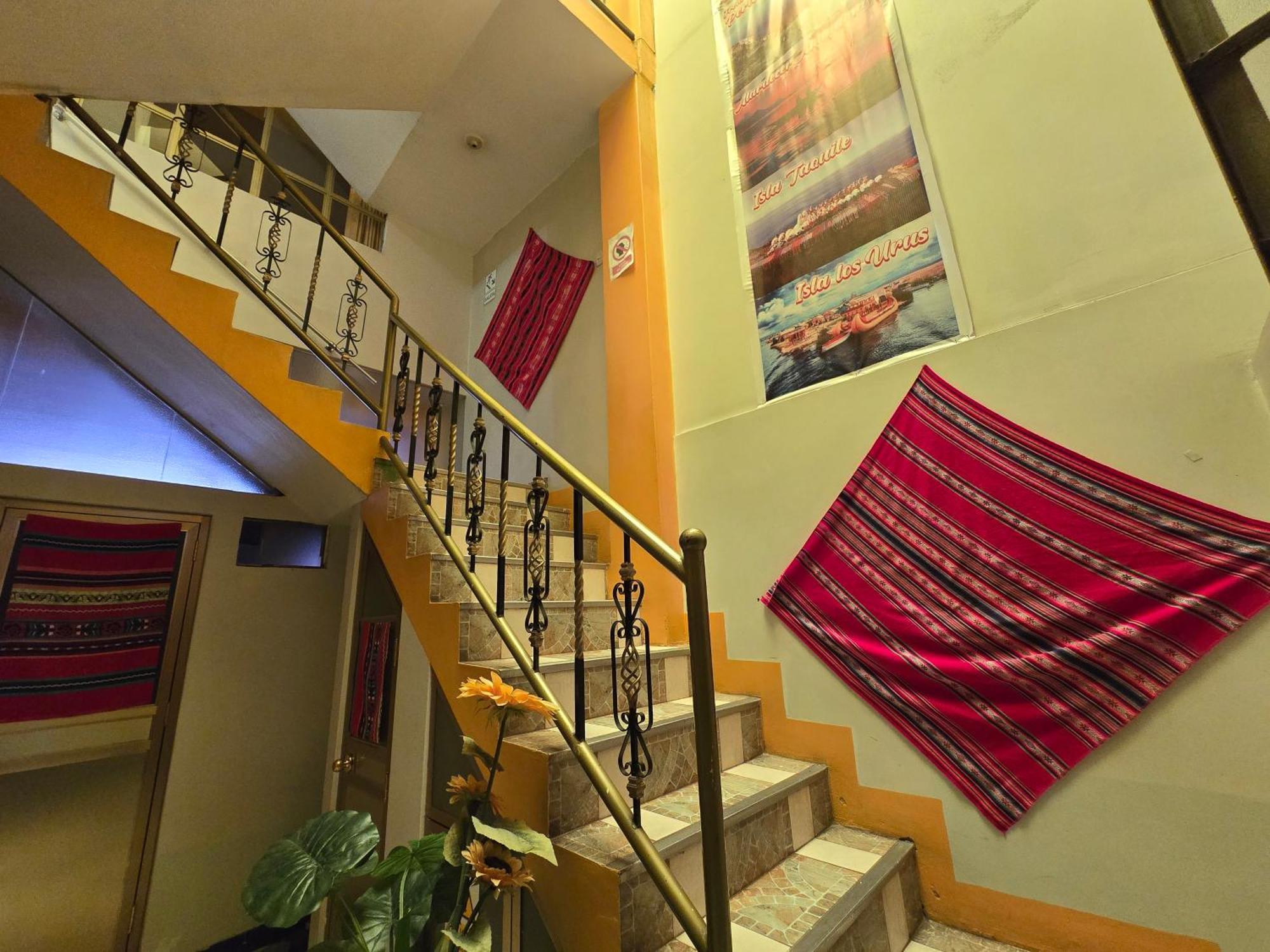 Hostal Acuarius Puno Buitenkant foto