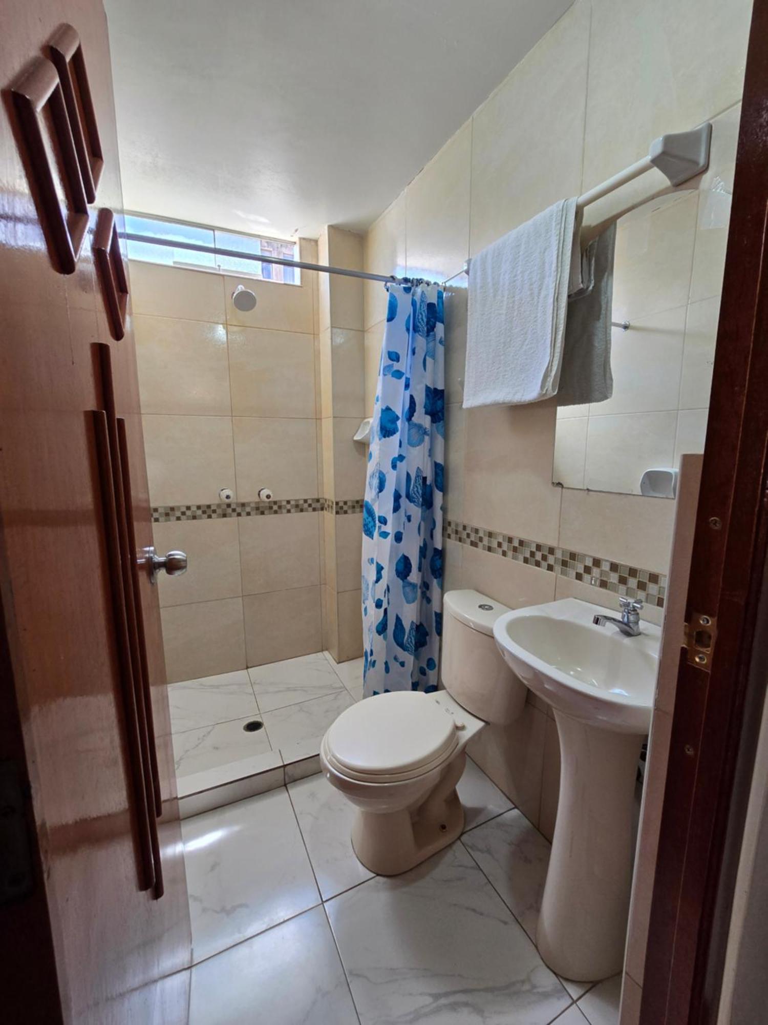 Hostal Acuarius Puno Buitenkant foto