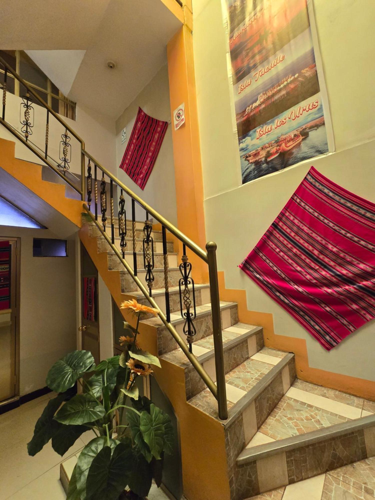 Hostal Acuarius Puno Buitenkant foto